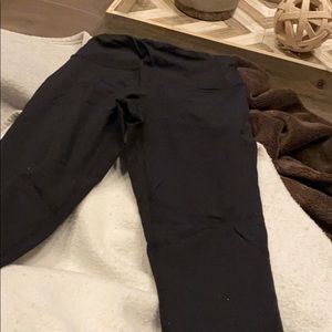 Black capris leggings
